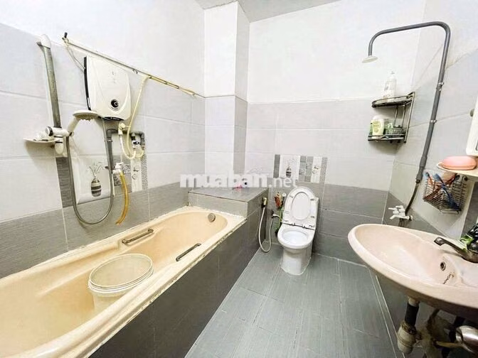 ĐỊNH GIÁ 6 TỶ, ĐANG VAY 4.8 TỶ,  BÁN GẤP 5.65 TỶ.

