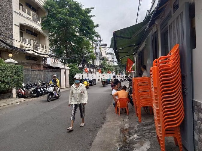 Cho thuê 2PN 2WC riêng  từng phòng có ban công Gần công viên làng hoa