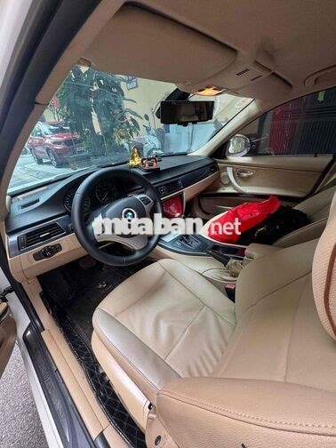 BMW 325i Trắng Đức 5 chỗ