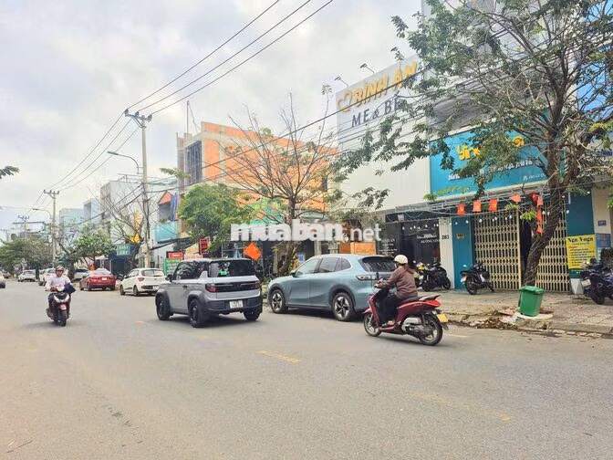 Vị trí kinh doanh sầm uất Hòa Xuân - bán đất đường 10,5m Lê Quảng Chí