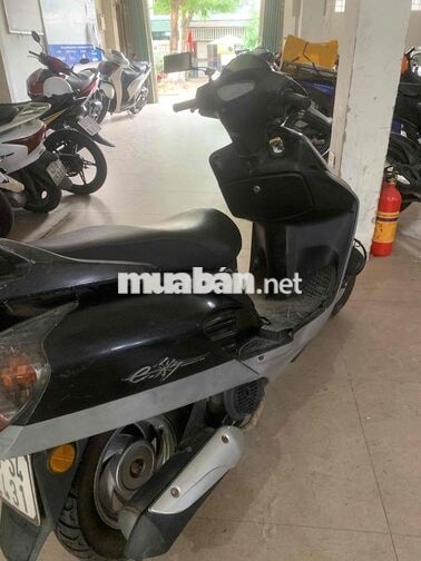 Honda e-Sky màu Đen