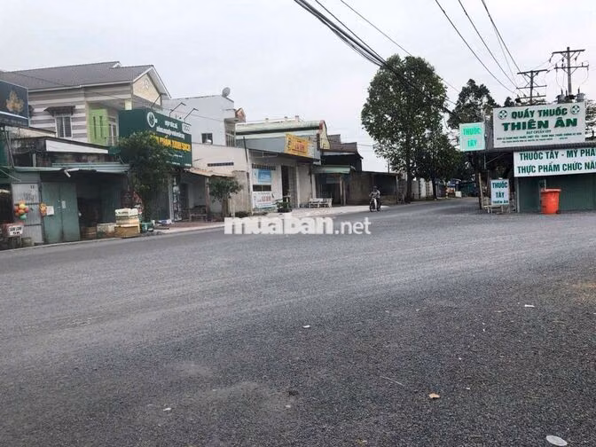 BÁN ĐẤT LONG AN 2000m2, Kèm dãy nhà trọ.