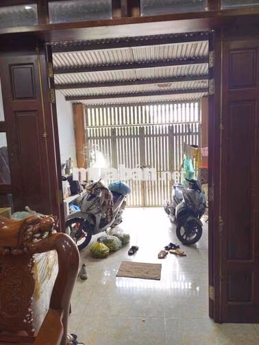 cần bán gấp căn nhà 3 lầu giá tốt nhì thị trường