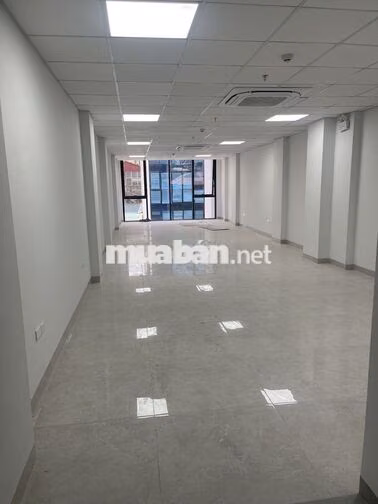 Cho thuê nhà mặt phố 4 tầng Tô Vĩnh Diện 80-90m2/sàn có hầm xe