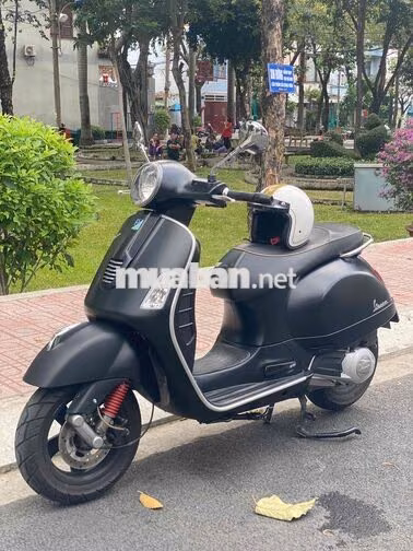 Vespa GTS 125ie 2010 chính chủ biển SG dọn đẹp