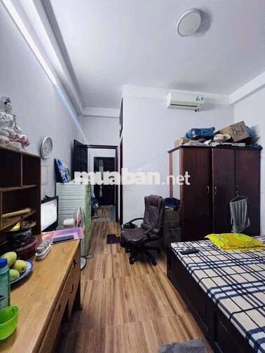 cần bán gấp căn nhà 3 lầu giá tốt nhì thị trường