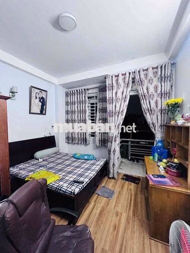 cần bán gấp căn nhà 3 lầu giá tốt nhì thị trường
