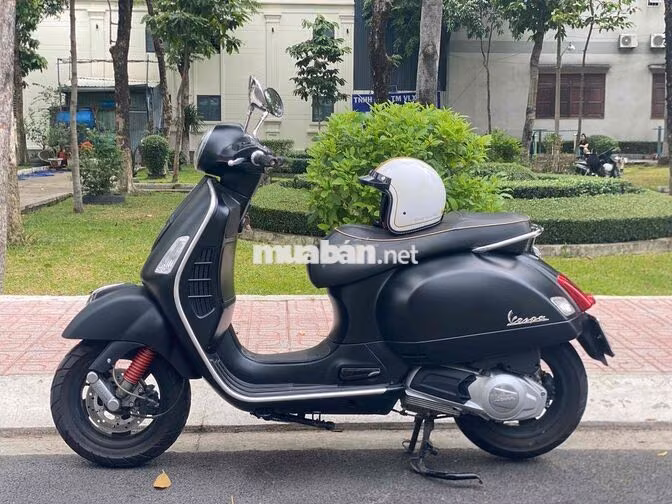 Vespa GTS 125ie 2010 chính chủ biển SG dọn đẹp