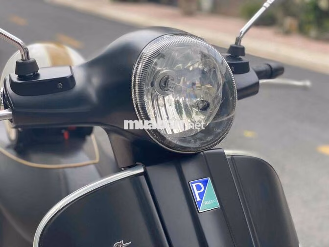 Vespa GTS 125ie 2010 chính chủ biển SG dọn đẹp