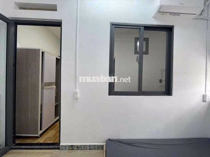TRỐNG STUDIO TÁCH BẾP KẾ BÊN AEON PHÚ GIÁ RẺ PHÒNG THẬT CỬA SỔ THOÁG