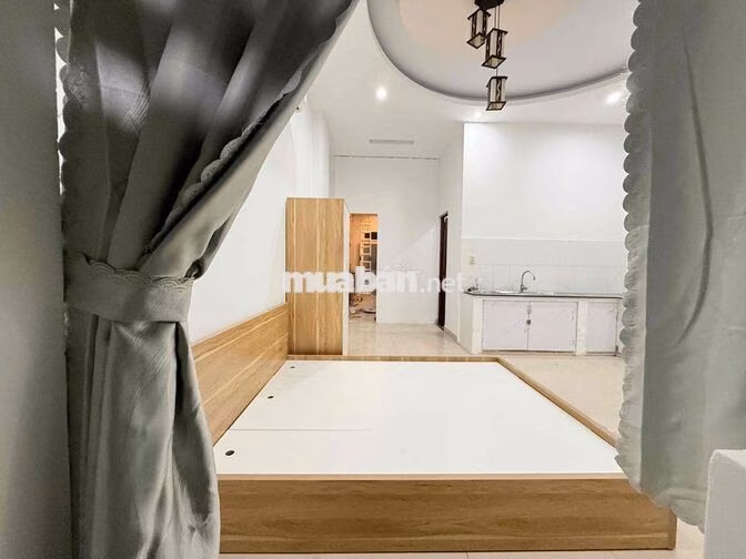 CHDV tầng trệt - Full nội thất 40m2 - sân sau rộng- trống sẵn ở liền