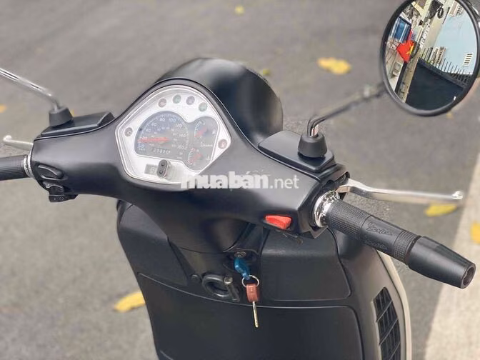 Vespa GTS 125ie 2010 chính chủ biển SG dọn đẹp