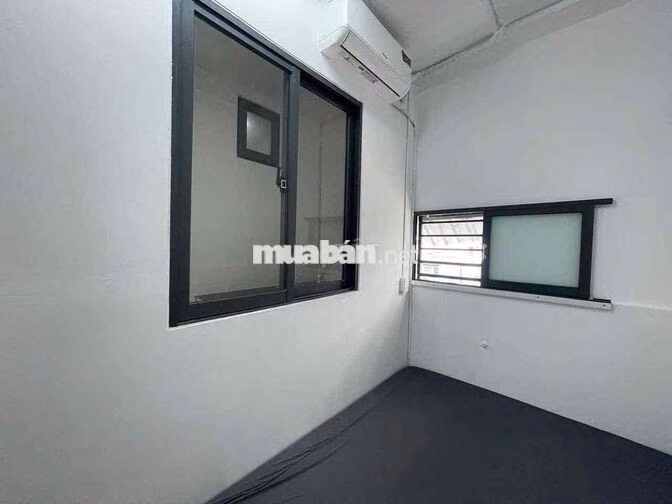TRỐNG STUDIO TÁCH BẾP KẾ BÊN AEON PHÚ GIÁ RẺ PHÒNG THẬT CỬA SỔ THOÁG