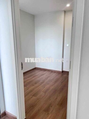 bán gấp 2 ngủ 55m2 tại I1 , toà cao cấp giá 3.8 Tỷ Vinhomes Smart City