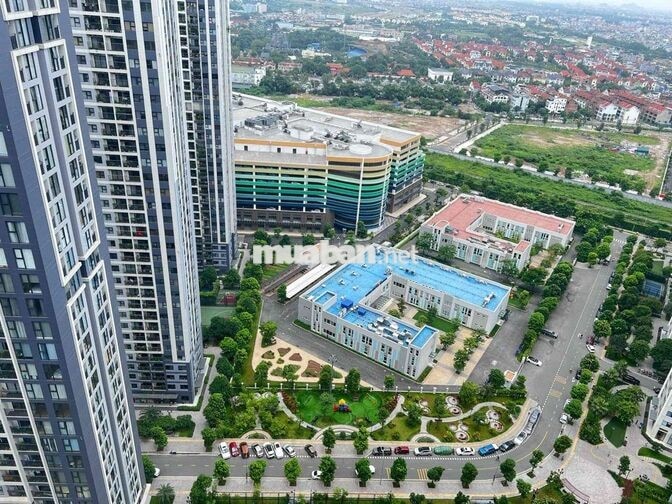 bán gấp 2 ngủ 55m2 tại I1 , toà cao cấp giá 3.8 Tỷ Vinhomes Smart City