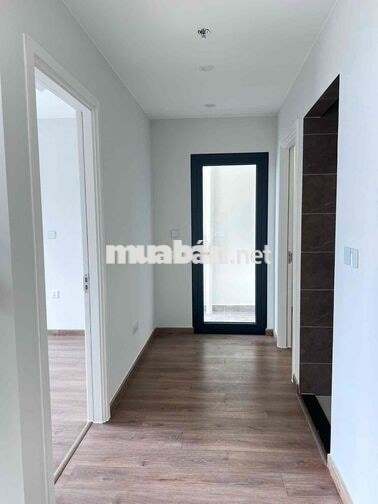 bán gấp 2 ngủ 55m2 tại I1 , toà cao cấp giá 3.8 Tỷ Vinhomes Smart City