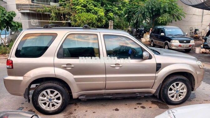 Ford Escape 2011 Tự động Vàng cát