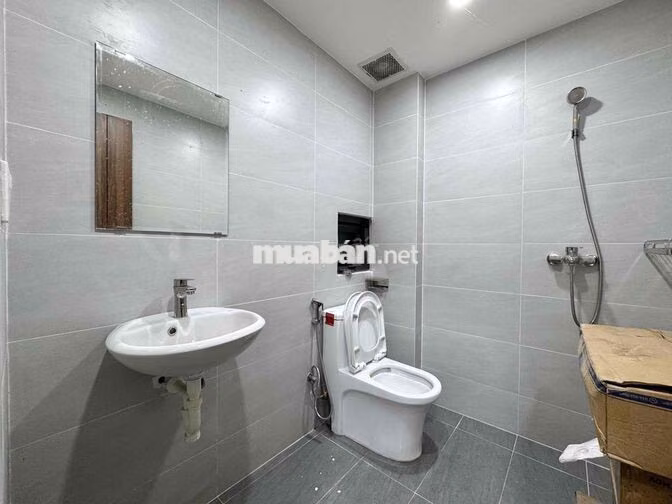 Mặt bằng kinh doanh mới 100% mặt tiền Huỳnh Tấn Phát Quận 7 sát PMH Q4