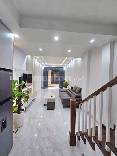 Bán nhà Ngọc Thuỵ, Bồ Đề, 35m2, 4 tầng, 4 phòng ngủ, đầy đủ nội thất