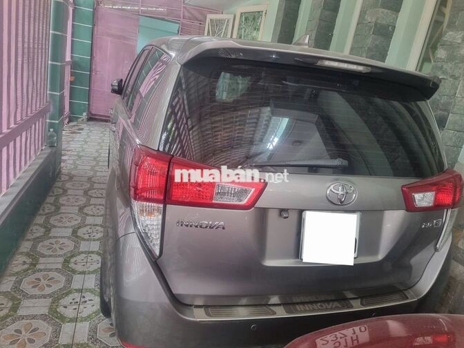 Toyota Innova 2.0E 2019 Xám bạc 7 chỗ