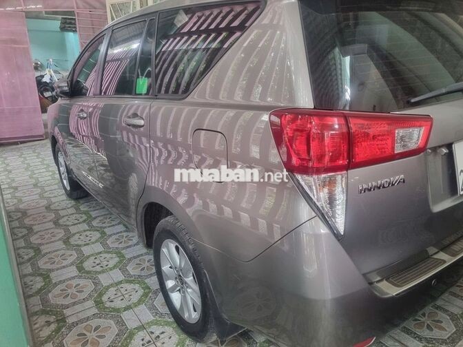 Toyota Innova 2.0E 2019 Xám bạc 7 chỗ