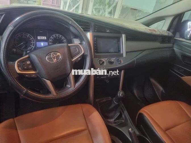 Toyota Innova 2.0E 2019 Xám bạc 7 chỗ
