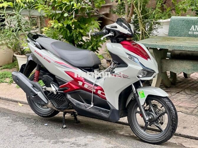 Honda Airblade 160 ABS 2025 Trắng đỏ 1 chủ