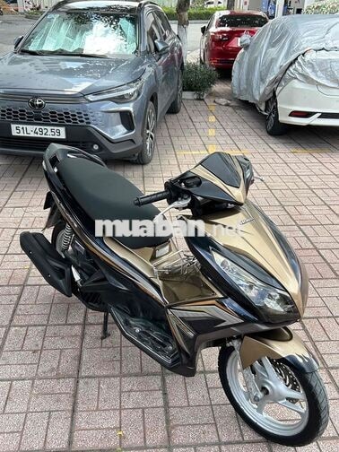 [HCMHonda Airblade 2013 Đen vàng máy bao êm ngon !