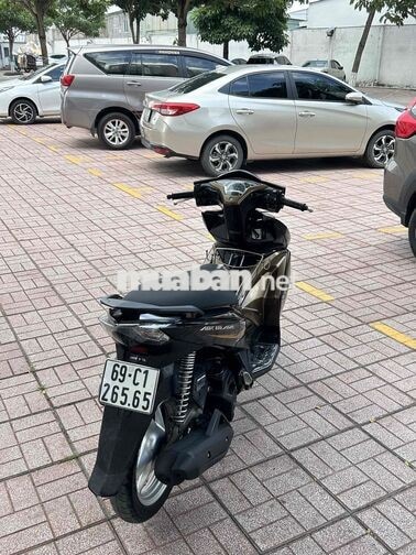 [HCMHonda Airblade 2013 Đen vàng máy bao êm ngon !