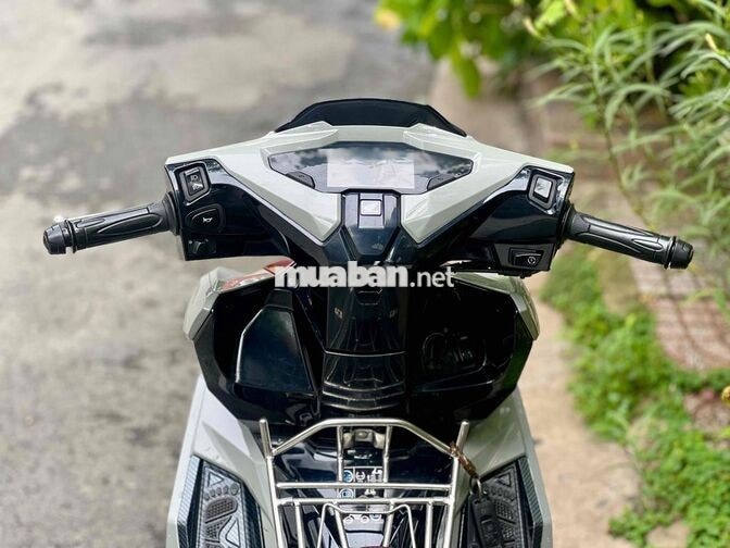 Honda Airblade 160 ABS 2025 Trắng đỏ 1 chủ