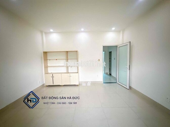 Nhà 4.5x15 trệt lửng 2 lầu vị trí đẹp gần UBND Quận 12