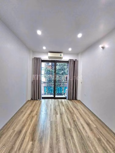Bán nhà Ngọc Thuỵ, Bồ Đề, 35m2, 4 tầng, 4 phòng ngủ, đầy đủ nội thất