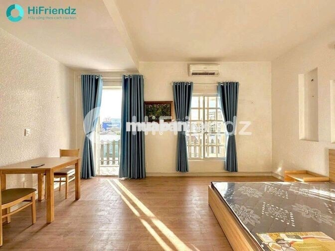 Studio ban công - Gần Lotte, đại học RMIT, Crescent Mall, Trung Sơn..