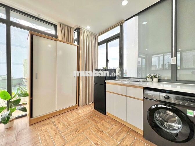 Studio ban công - Gần Lotte, đại học RMIT, Crescent Mall, Trung Sơn..