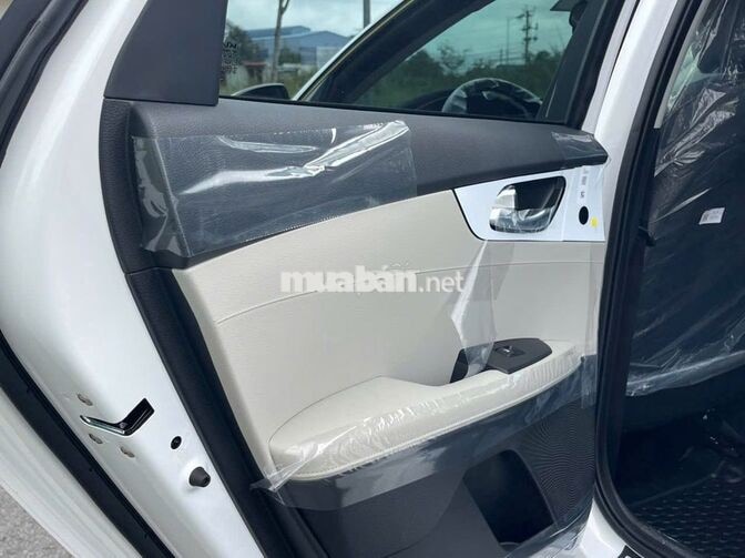 Kia K3 2025 1.6AT Luxury Trắng