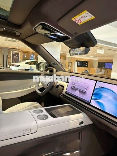 Volkswagen ID. ERA 9X SUV Điện 6 chỗ