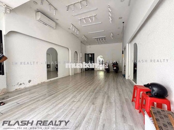 Mặt bằng kinh doanh mặt tiền đường CMT8