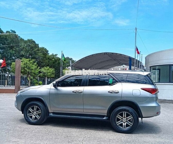 Toyota Fortuner cuối 2019 Xăng Tự động