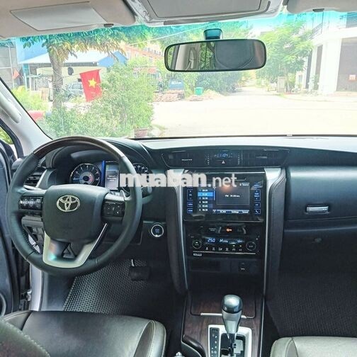 Toyota Fortuner cuối 2019 Xăng Tự động