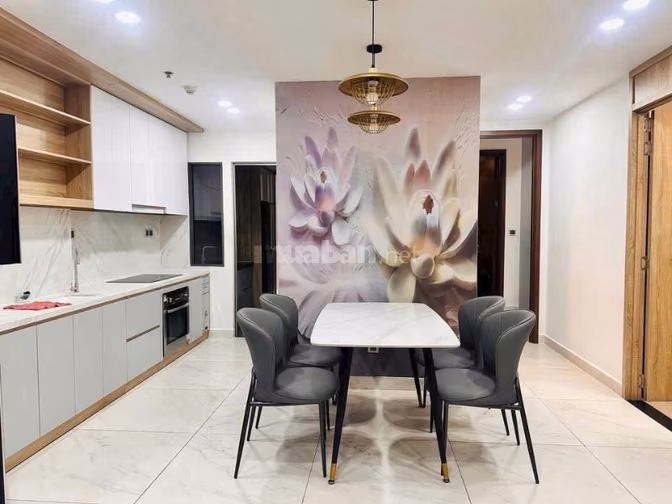 Kẹt tiền bán gấp căn hộ 2PN dự án Midtown Phú Mỹ Hưng, 80m2, giá 8.5ty