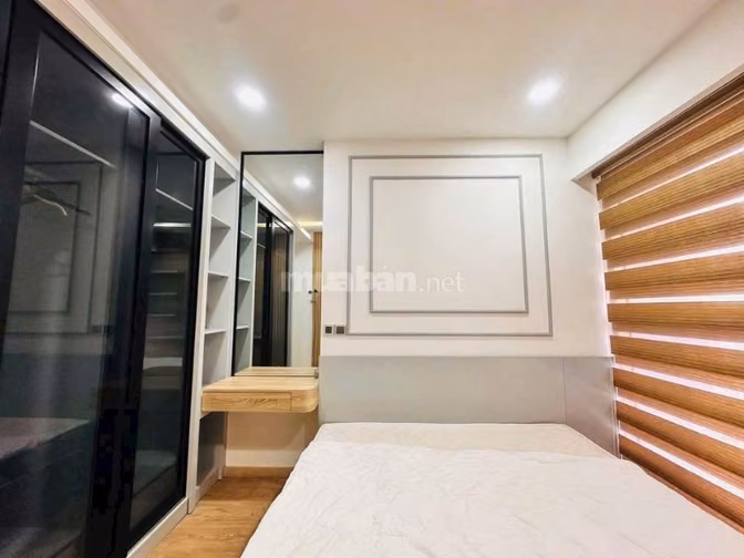 Kẹt tiền bán gấp căn hộ 2PN dự án Midtown Phú Mỹ Hưng, 80m2, giá 8.5ty