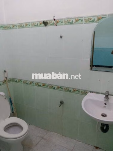 Cần cho thuê phòng ngay mặt tiền đường gần công viên làng hoa 
