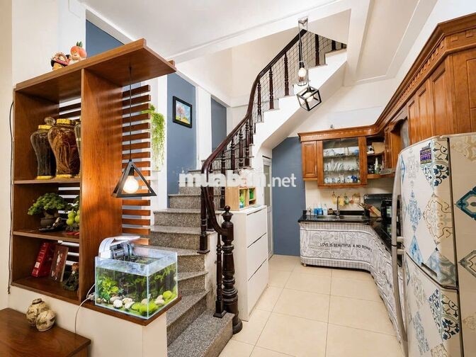 NHÀ ĐẸP CHO GIA ĐÌNH Ở CẦU GIẤY _9tỷ6_ CHÍNH CHỦ BÁN