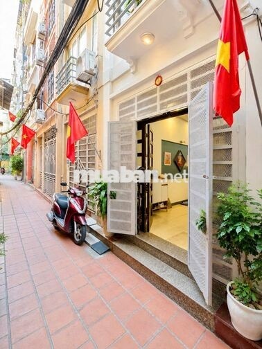 NHÀ ĐẸP CHO GIA ĐÌNH Ở CẦU GIẤY _9tỷ6_ CHÍNH CHỦ BÁN
