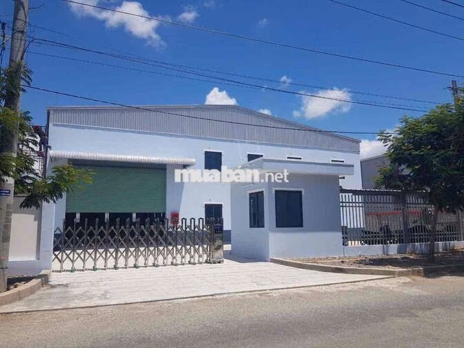 BÁN XƯỞNG HOẶC CHO THUÊ XƯỞNG 3052m2 KHU CÔNG NGHIỆP ĐỨC HOÀ III LON