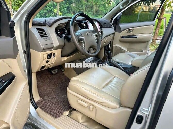 Toyota Fortuner AT 2013 Xăng Bạc Tự động