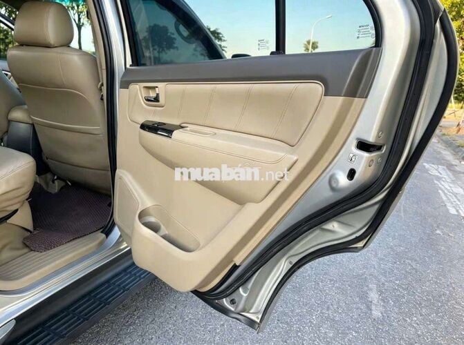 Toyota Fortuner AT 2013 Xăng Bạc Tự động