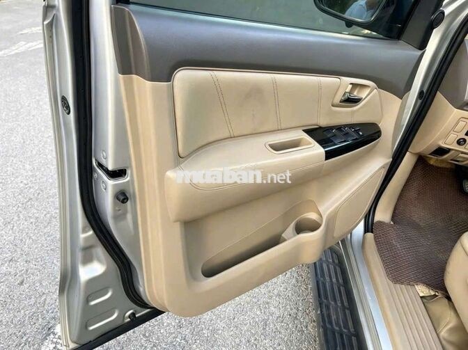 Toyota Fortuner AT 2013 Xăng Bạc Tự động