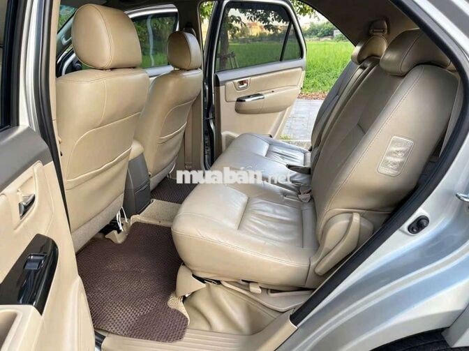 Toyota Fortuner AT 2013 Xăng Bạc Tự động