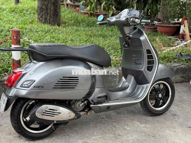 Piaggio Vespa GTS 300 2021 Xám 19000km bstp